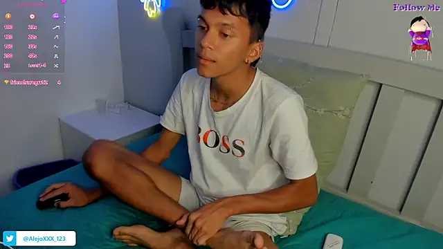 loistwink  online show from November 8, 5:10 am