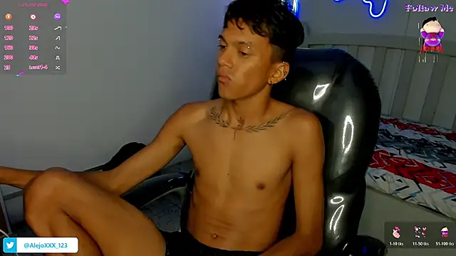 loistwink  online show from October 31, 6:15 am