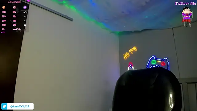 loistwink  online show from November 25, 4:58 am