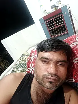 pintuS40 online show from April 26, 5:43 pm