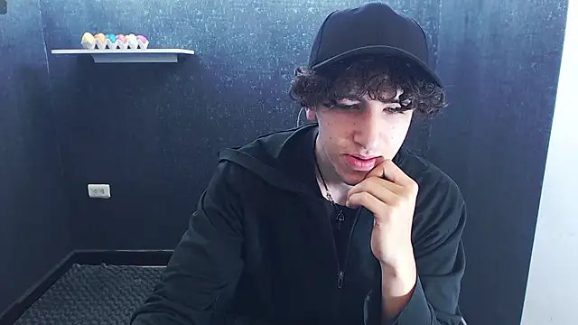 Kerverr  online show from February 7, 2:45 pm