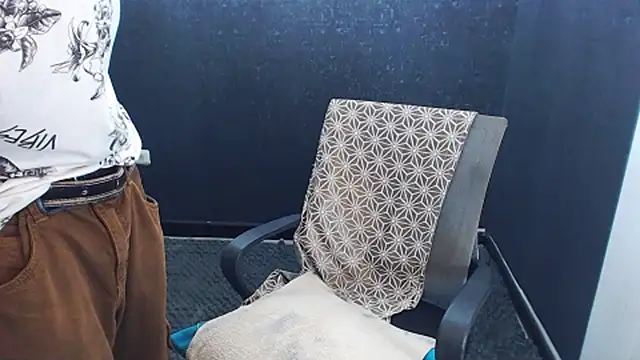 Kerverr  online show from November 15, 7:49 pm