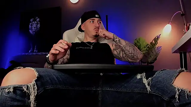 uptomatty online show from May 11, 7:54 am