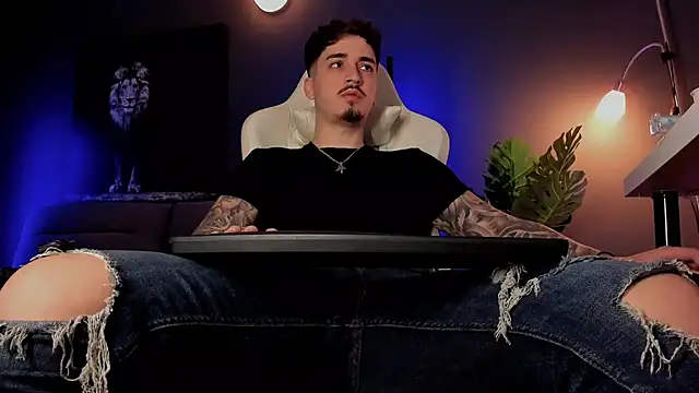 uptomatty online show from April 25, 7:44 am