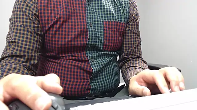 Snapshot of nimirole chatting on October 9, 2:33 pm nimirole online show from October 9, 2:33 pm