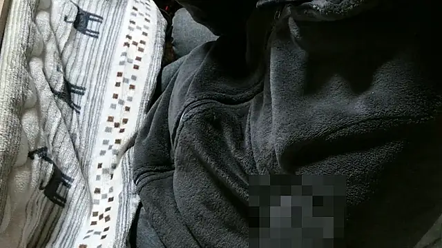 cinnabar red online show from April 9, 1:39 pm