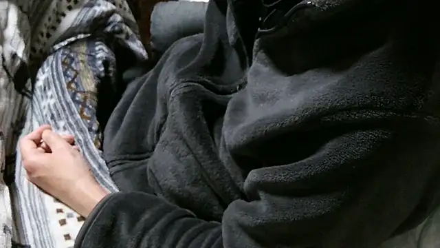 cinnabar red online show from April 11, 3:37 pm