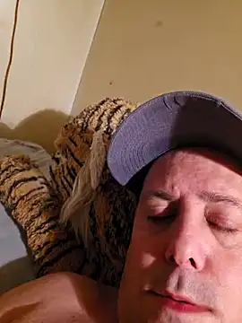 HeteroHotGuy1 online show from January 11, 8:21 pm