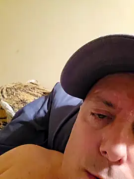 HeteroHotGuy1 online show from January 27, 8:39 pm