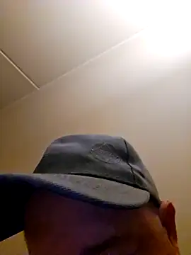 HeteroHotGuy1 online show from September 22, 3:17 am