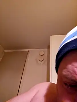 HeteroHotGuy1 online show from March 6, 12:32 am