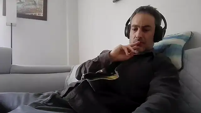 basquehotboy online show from April 15, 10:26 am