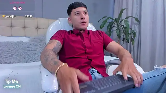 Snapshot of Damian23__ chatting on September 9, 3:00 pm Damian23 online show from September 9, 3:00 pm