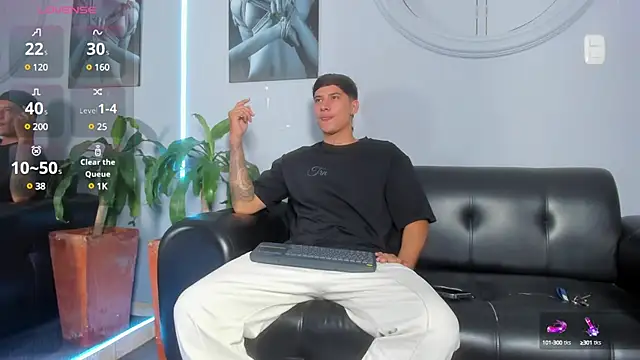 Snapshot of Damian23__ chatting on February 9, 3:11 am Damian23 online show from February 9, 3:11 am