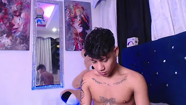 Snapshot of Sexys_Boys_Hot1 chatting on October 13, 5:46 am Sexys Boys Hot1 online show from October 13, 5:46 am