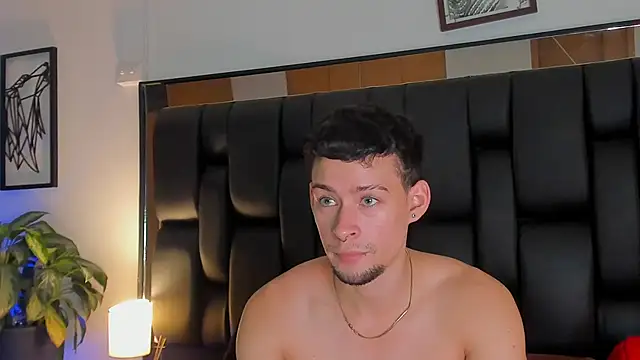 JadeSmiith  online show from October 20, 10:35 pm