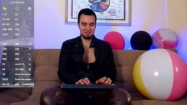 Snapshot of bradley_colt chatting on December 28, 1:29 pm bradley colt online show from December 28, 1:29 pm