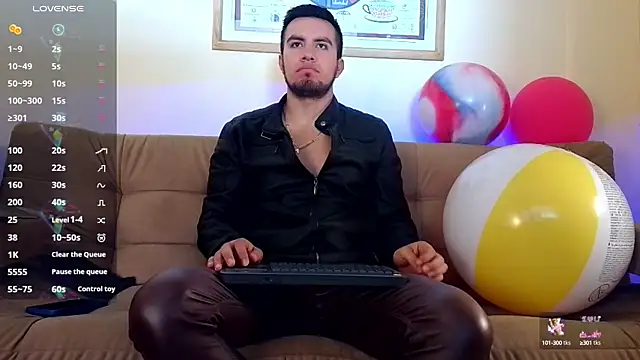 Snapshot of bradley_colt chatting on January 22, 1:21 pm bradley colt online show from January 22, 1:21 pm