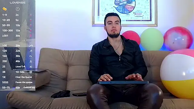 Snapshot of bradley_colt chatting on December 18, 3:11 pm bradley colt online show from December 18, 3:11 pm
