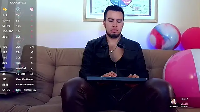 Snapshot of bradley_colt chatting on January 23, 1:35 pm bradley colt online show from January 23, 1:35 pm