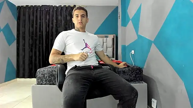 simookeler online show from December 6, 1:51 am