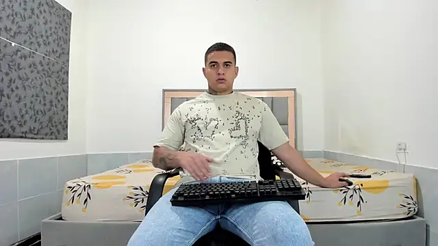 simookeler online show from May 15, 4:31 am