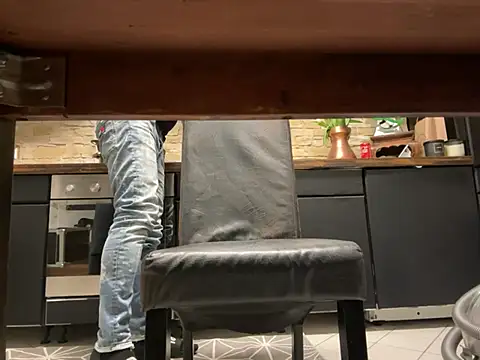 SunnyWild online show from February 21, 12:05 am