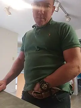 Bigtater1999 online show from April 28, 8:24 pm