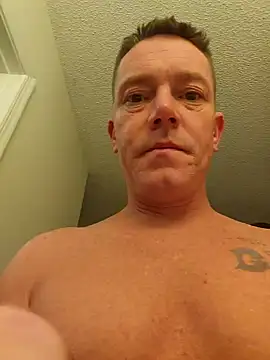 Snapshot of Bigtater1999 chatting on October 2, 1:31 am Bigtater1999 online show from October 2, 1:31 am