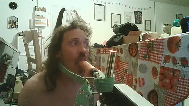 Snapshot of cyril020202 chatting on October 20, 5:17 pm cyril020202 online show from October 20, 5:17 pm