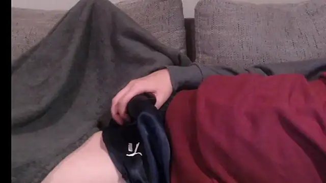 Snapshot of Shortboy84 chatting on December 18, 8:03 pm Shortboy84 online show from December 18, 8:03 pm