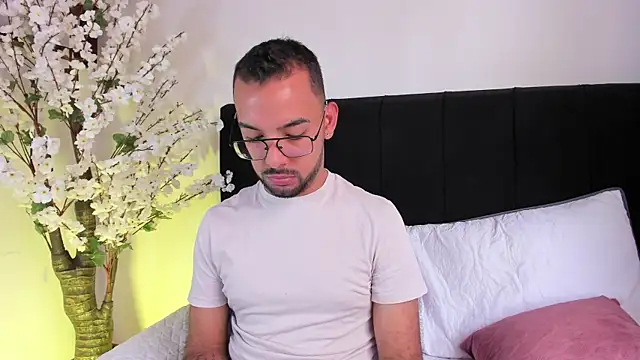  PauloDaSilva  online show from March 31, 4:20 pm