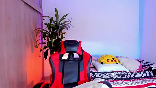 aldrinwhite online show from April 30, 5:31 pm