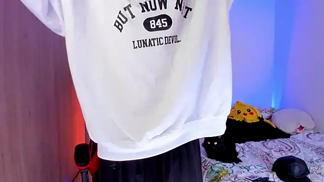 aldrinwhite online show from March 21, 4:44 pm