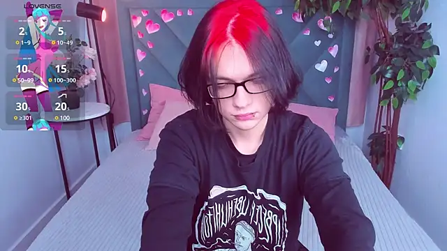 Snapshot of Justin_Care chatting on February 16, 12:43 pm Justin Care online show from February 16, 12:43 pm