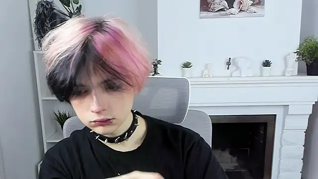 Snapshot of Justin_Care chatting on October 12, 12:54 pm Justin Care online show from October 12, 12:54 pm