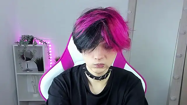 Snapshot of Justin_Care chatting on October 18, 9:36 am Justin Care online show from October 18, 9:36 am