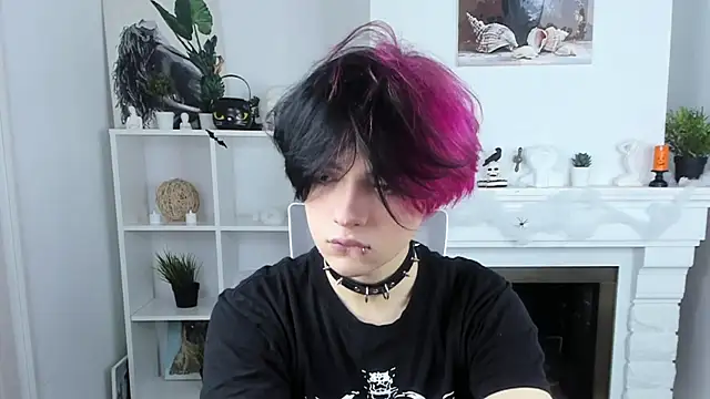 Snapshot of Justin_Care chatting on October 22, 12:20 pm Justin Care online show from October 22, 12:20 pm