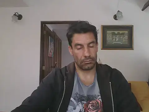 elkike1980 online show from May 6, 4:40 pm