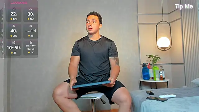 Snapshot of Ryan_Hunt chatting on January 13, 12:45 pm Ryan Hunt online show from January 13, 12:45 pm