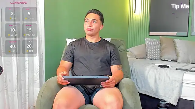 Snapshot of Ryan_Hunt chatting on January 16, 9:27 am Ryan Hunt online show from January 16, 9:27 am