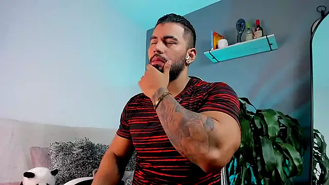 Snapshot of jaxon_colton chatting on January 22, 1:20 am jaxon colton online show from January 22, 1:20 am