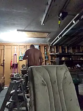 Snapshot of Buffshagswell chatting on October 17, 6:28 am Buffshagswell online show from October 17, 6:28 am