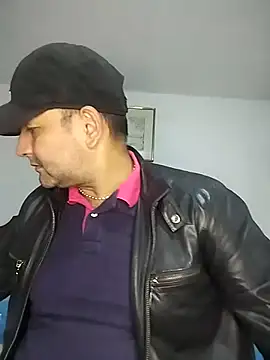 RogueTraveler online show from October 16, 3:47 am