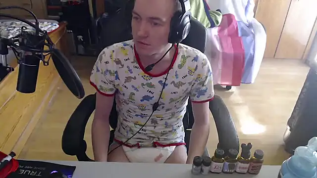 BabyDracoDarkfang online show from April 3, 1:52 pm