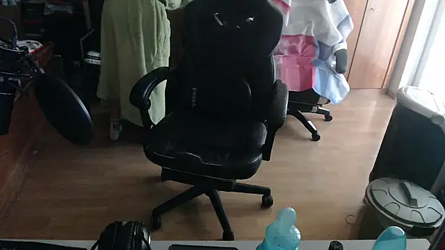 BabyDracoDarkfang online show from April 21, 9:04 am