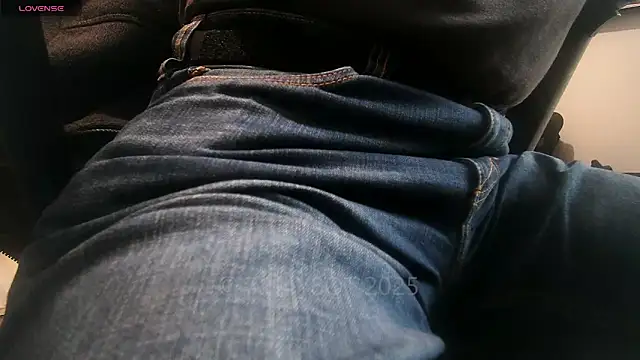 Snapshot of an4y8ot chatting on January 18, 11:11 am an4y8ot online show from January 18, 11:11 am