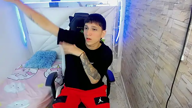 Brayan lopezz online show from January 18, 1:08 pm