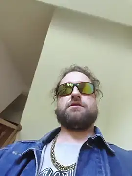 Ozomitro online show from April 28, 3:06 pm