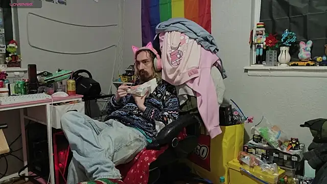 tallnerdyguy online show from March 26, 3:10 am